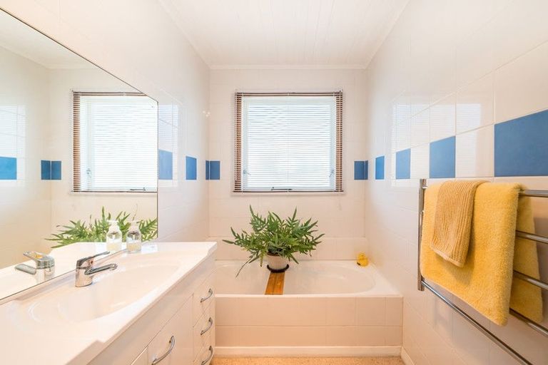 Photo of property in 70 Kapiti Road, Paraparaumu, 5032