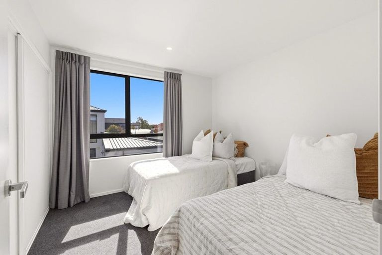 Photo of property in 62d Cleveland Street, Edgeware, Christchurch, 8013