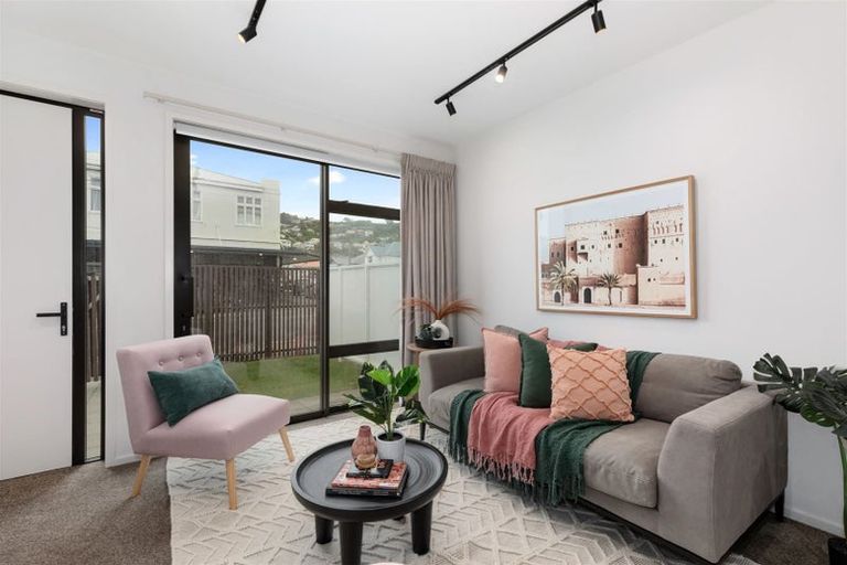 Photo of property in 2/149 Onepu Road, Lyall Bay, Wellington, 6022