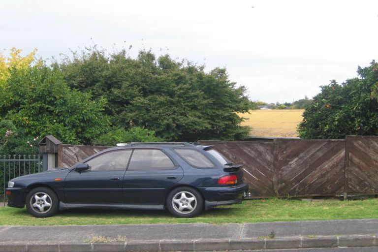 Photo of property in 20 Chequers Avenue, Glenfield, Auckland, 0629