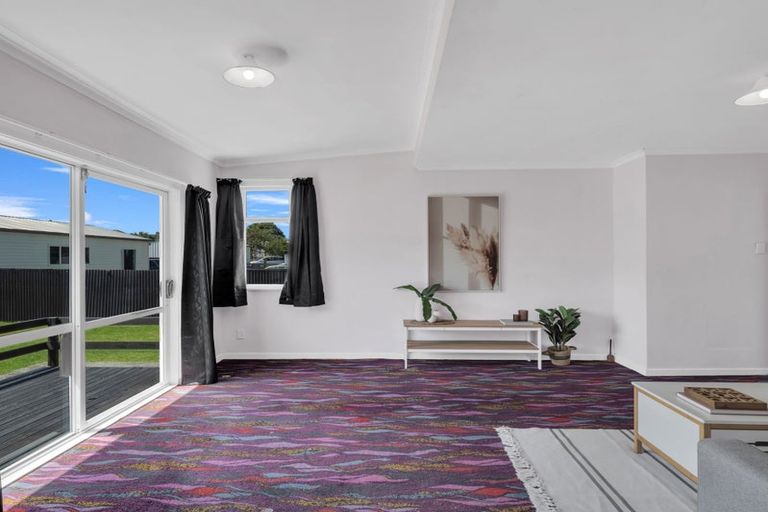 Photo of property in 33 Matipo Street, Castlecliff, Whanganui, 4501