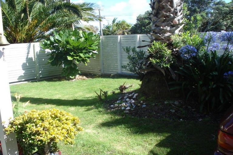 Photo of property in 1409 Whangaparaoa Road, Army Bay, Whangaparaoa, 0930