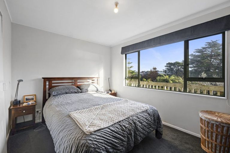 Photo of property in 142 Seaview Road, Westown, New Plymouth, 4310