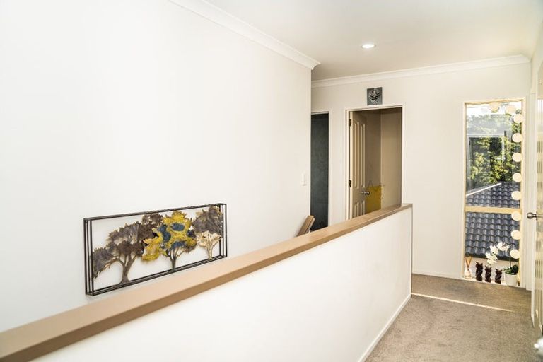 Photo of property in 38 Vireya Court, Goodwood Heights, Auckland, 2105