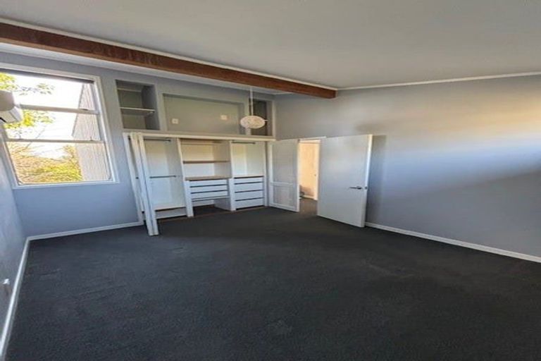 Photo of property in 17 Rosecamp Road, Beach Haven, Auckland, 0626