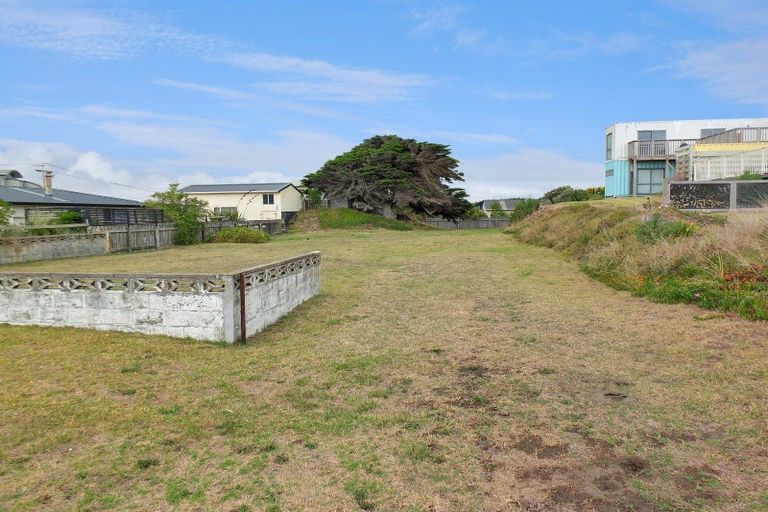 Photo of property in 33 Marine Parade South, Foxton Beach, Foxton, 4815
