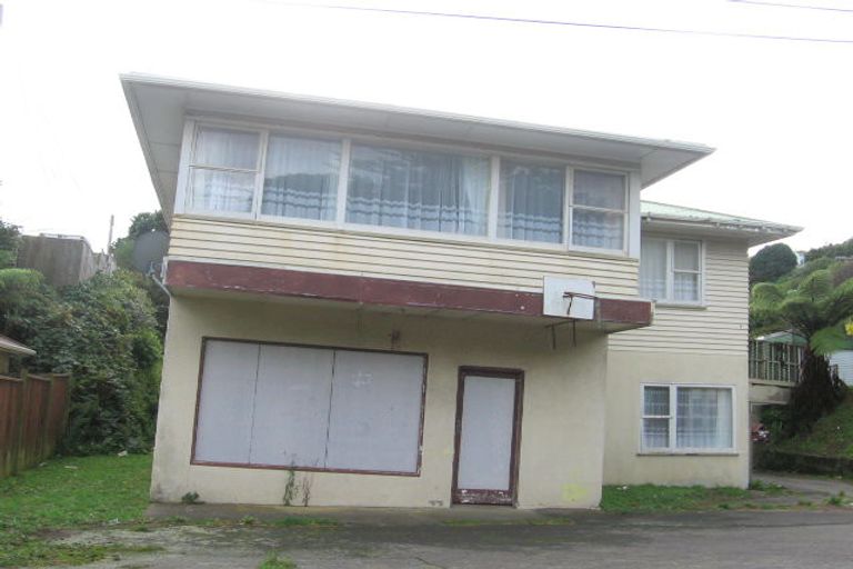 Photo of property in 5b Tawa Terrace, Tawa, Wellington, 5028