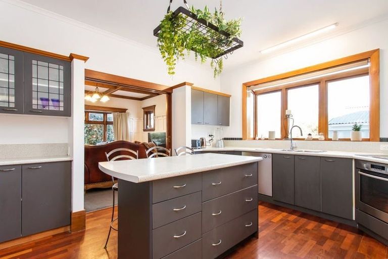 Photo of property in 28 Tui Street, Fendalton, Christchurch, 8041