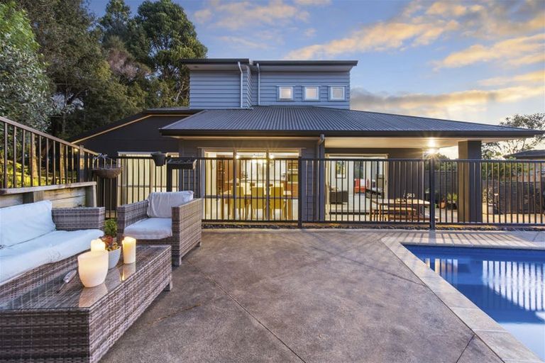 Photo of property in 16 Kittiwake Drive, Schnapper Rock, Auckland, 0632