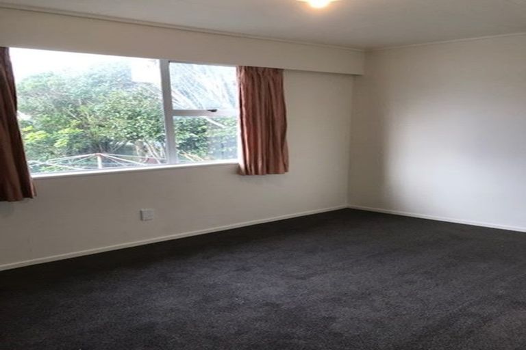 Photo of property in 4/210 Newlands Road, Newlands, Wellington, 6037