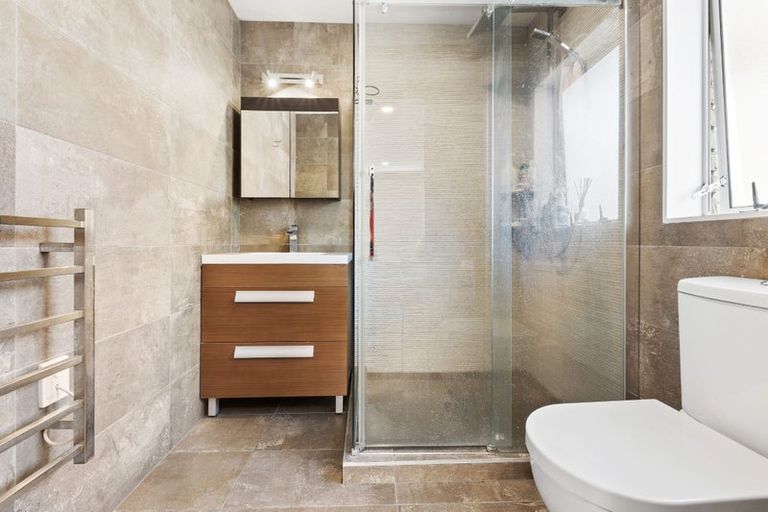 Photo of property in 1/15 Penruddocke Road, Half Moon Bay, Auckland, 2012