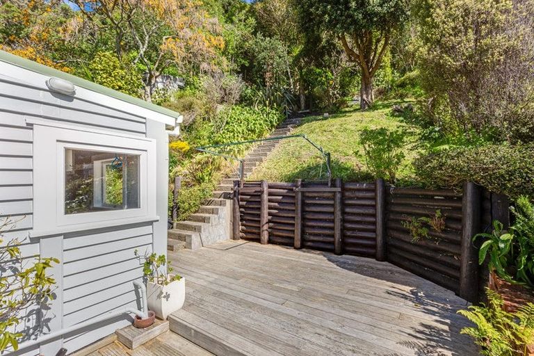 Photo of property in 26 Freeling Street, Island Bay, Wellington, 6023