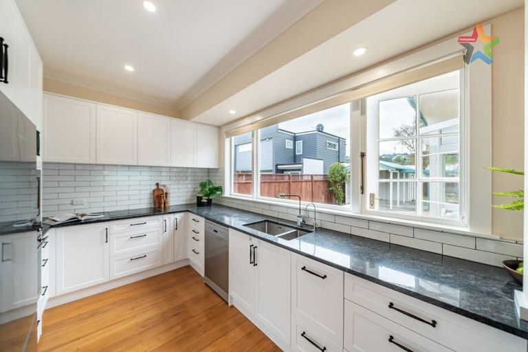 Photo of property in 21 Central Terrace, Alicetown, Lower Hutt, 5010