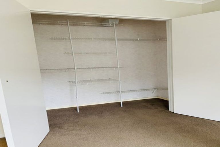 Photo of property in 1/28 Bernie Edwards Place, Botany Downs, Auckland, 2010