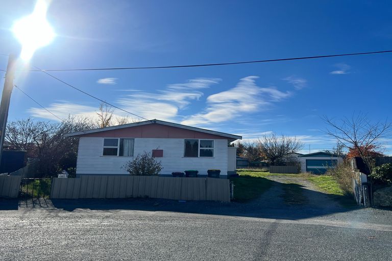 Photo of property in 15 Bendrose Place, Twizel, 7901