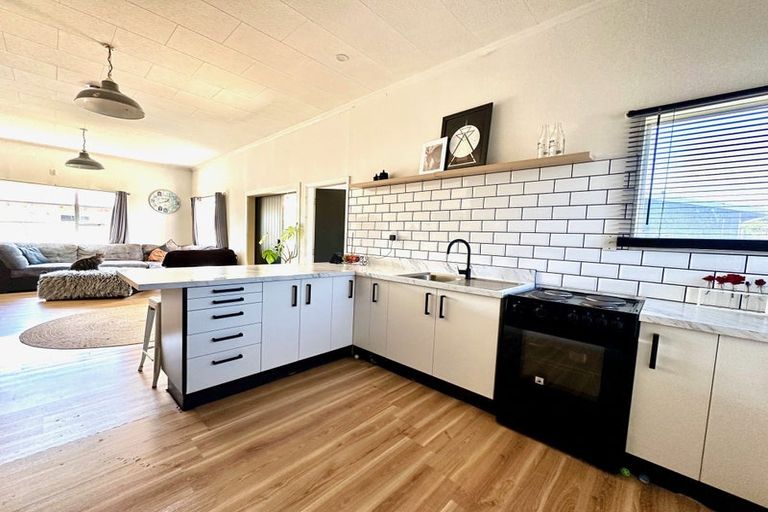 Photo of property in 12 Ann Street, Balclutha, 9230