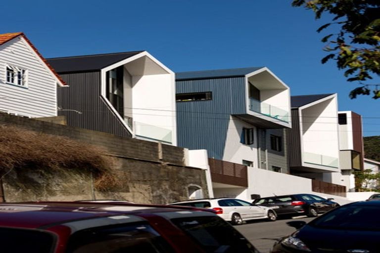 Photo of property in 76 Brougham Street, Mount Victoria, Wellington, 6011