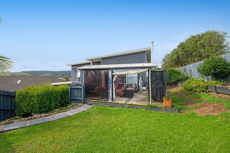 Photo of property in 19 Te Kauri Place, Helensville, 0800