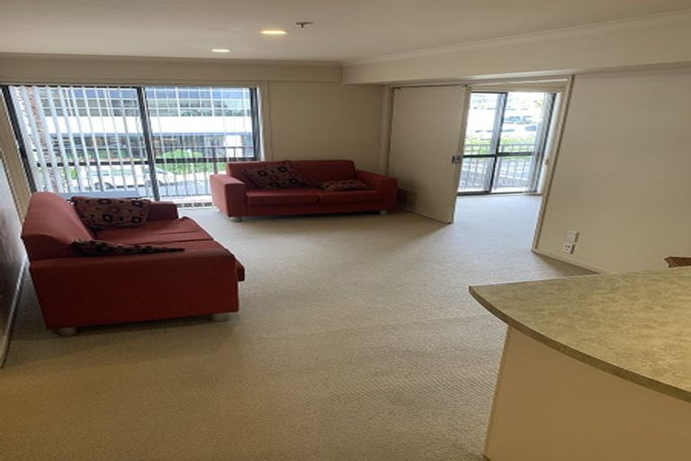 Photo of property in The Rennaissance, 2k/18 Ronwood Avenue, Manukau, Auckland, 2104