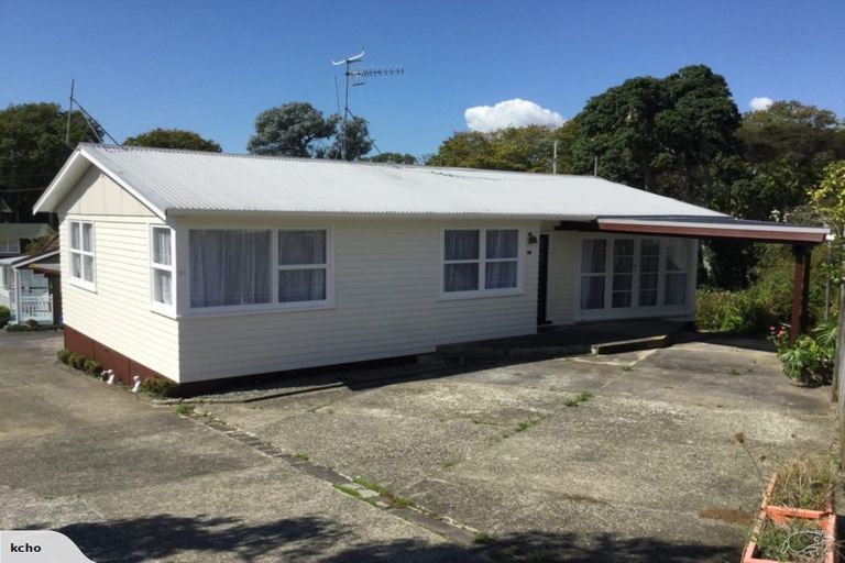 Photo of property in 2/25 Nutsey Avenue, Northcote, Auckland, 0627
