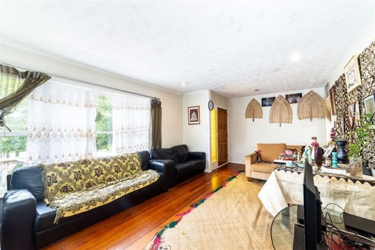 Photo of property in 26 Kereru Street, Henderson, Auckland, 0612