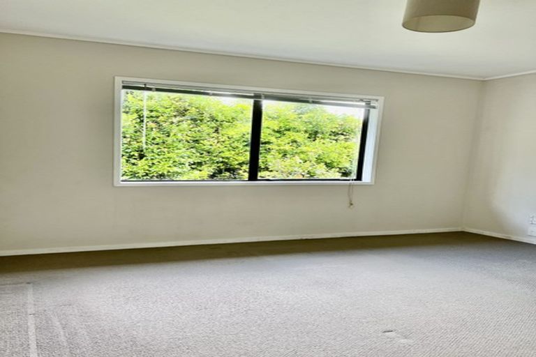 Photo of property in 242a East Coast Road, Forrest Hill, Auckland, 0620