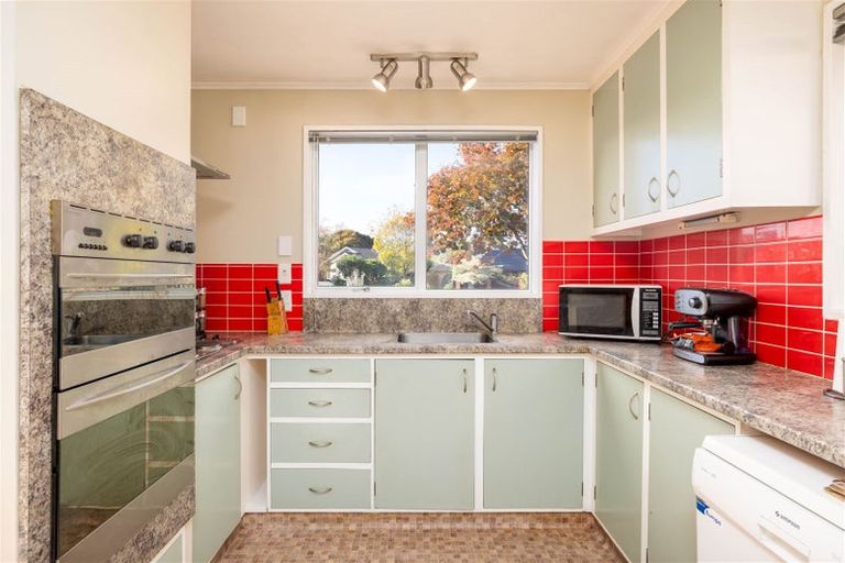 Photo of property in 38 Highland Place, Avonhead, Christchurch, 8042