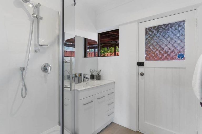 Photo of property in 51 Marriott Road, Pakuranga, Auckland, 2010