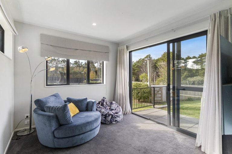 Photo of property in 19 Kahika Grove, Huapai, Kumeu, 0810