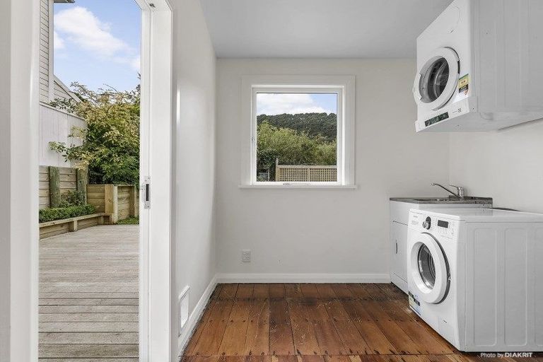 Photo of property in 35 Brougham Street, Mount Victoria, Wellington, 6011