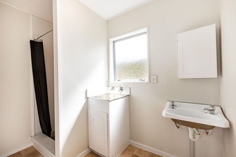 Photo of property in 17 Sombrero View, Ascot Park, Porirua, 5024