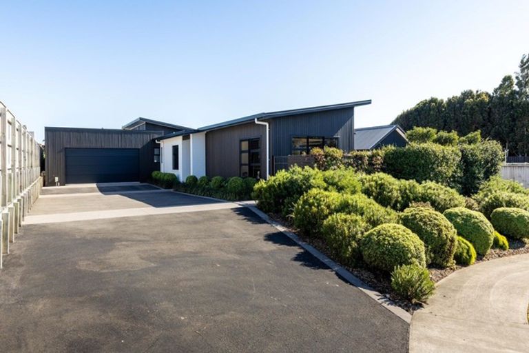 Photo of property in 21 Nadine Stanton Drive, Bell Block, New Plymouth, 4312