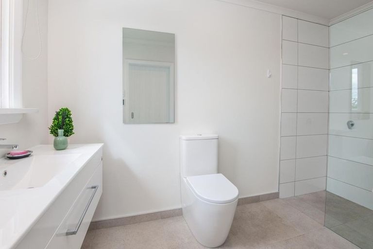 Photo of property in 75 Easther Crescent, Kew, Dunedin, 9012