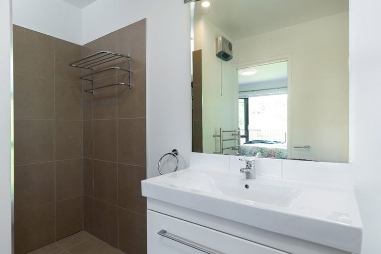 Photo of property in 27 Glentui Place, Waikawa, Picton, 7220