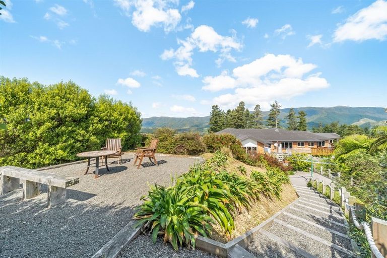 Photo of property in 1 Valley View Way, Timberlea, Upper Hutt, 5018