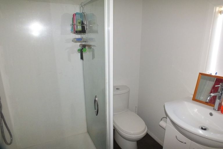 Photo of property in 5 Brockworth Place, Riccarton, Christchurch, 8011