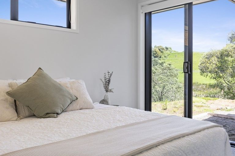 Photo of property in 64 Fernbrook Drive, Hurworth, New Plymouth, 4310