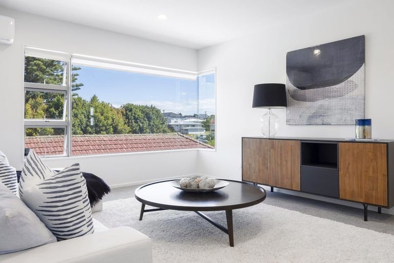 Photo of property in 10a Waterloo Road, Milford, Auckland, 0620