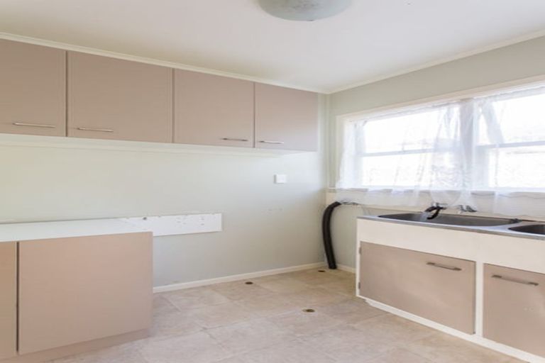 Photo of property in 16 Croydon Road, New Lynn, Auckland, 0600