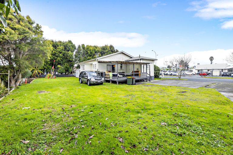 Photo of property in 1 Albert Road, Manukau, Auckland, 2025