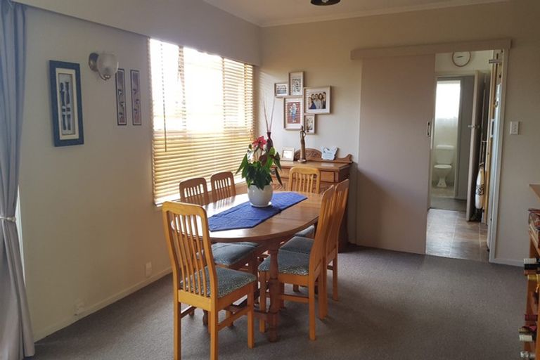 Photo of property in 14 Bruce Road, Glenfield, Auckland, 0629
