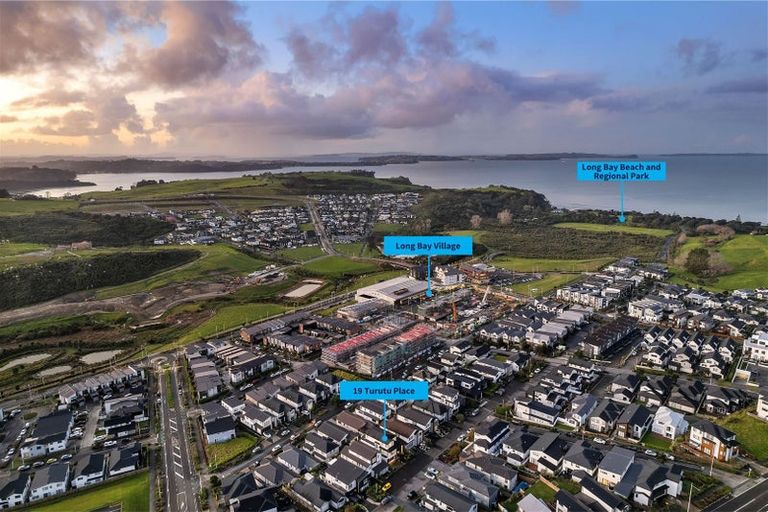 Photo of property in 19 Turutu Place, Long Bay, Auckland, 0630