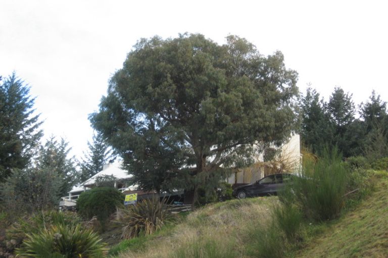 Photo of property in 110a Wynyard Crescent, Fernhill, Queenstown, 9300