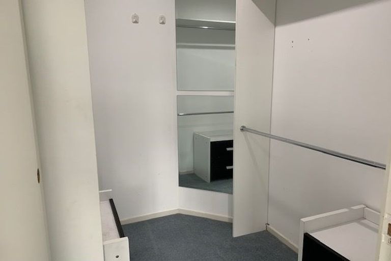 Photo of property in 2/90 Pupuke Road, Hillcrest, Auckland, 0627