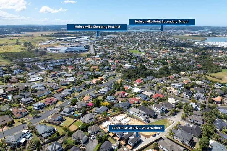 Photo of property in 6/90 Picasso Drive, West Harbour, Auckland, 0618