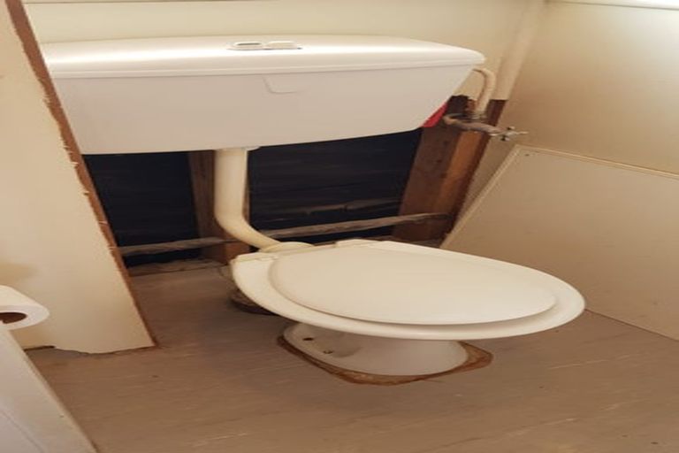 Photo of property in 20-22 Sievers Grove, Cannons Creek, Porirua, 5024