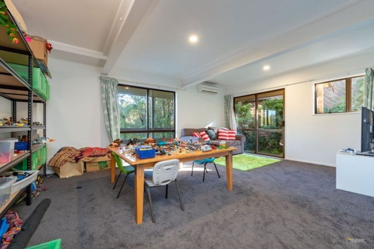 Photo of property in 8 Matuhi Street, Tirohanga, Lower Hutt, 5010