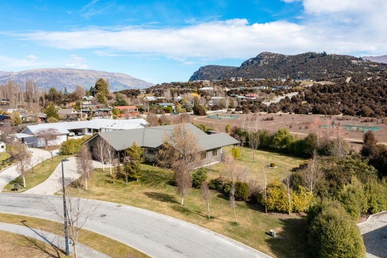 Photo of property in 9 Hikuwai Drive, Albert Town, Wanaka, 9305