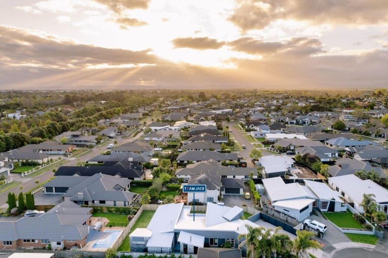 Photo of property in 15 Shalimar Place, Huntington, Hamilton, 3210