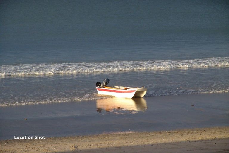 Photo of property in 9 Milky Way, Langs Beach, 0582